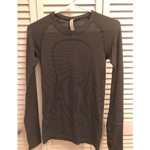 ⭐️ Like-New Lululemon Run Swiftly Shirt ⭐️